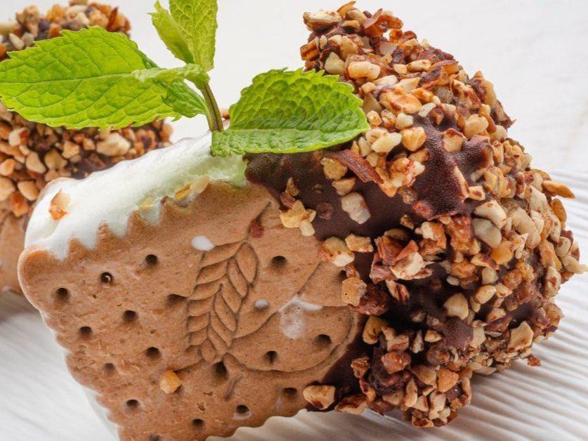 Sándwich helado de nata y chocolate, receta de Karlos Arguiñano